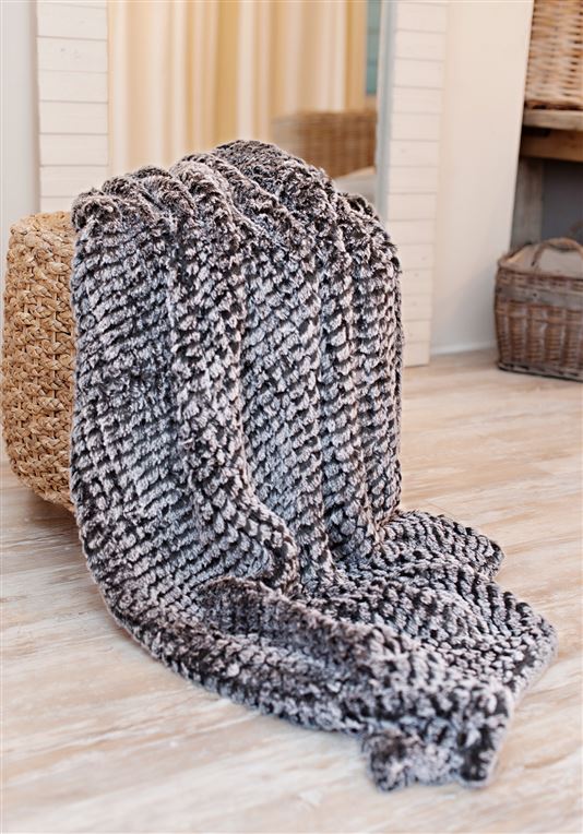 Luxe Black Knit Faux Fur Throw