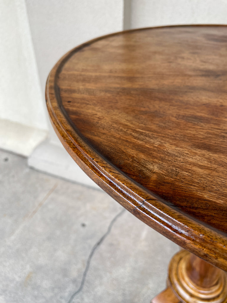 Distressed Antique French Oak Round Side Table with Pedestal Base – Laurier  Blanc