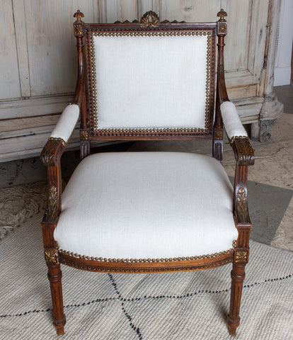 Antique French Hand-Carved Louis XVI Armchairs with Gilt Details in Linen